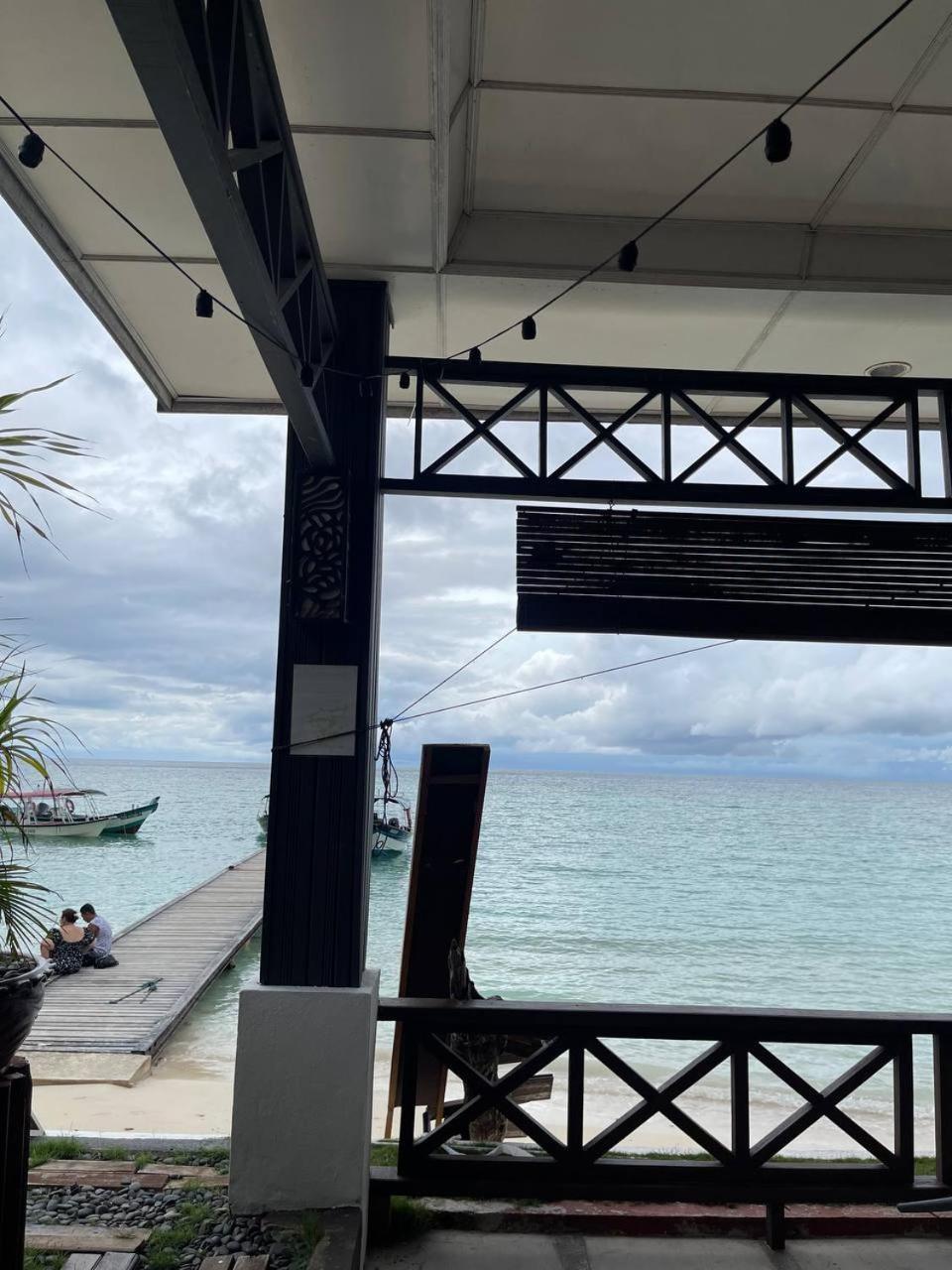 Beach Resort - Arwana Perhentian Besar Kampung Kuala Besut Exterior foto